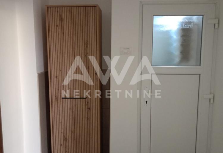 Apatin, Dvojna kuća 72 m2 plac 416 m2