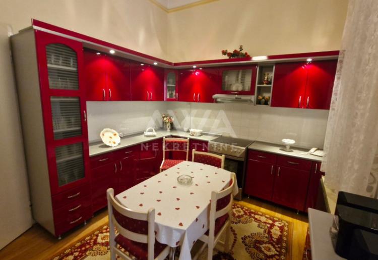 Centar, Sombor, stan od 232m2