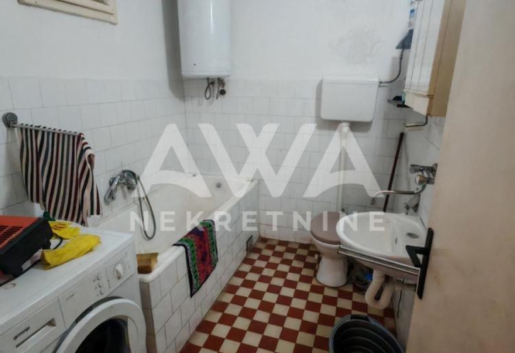 Apatin. Prizemna kuća 161m2, plac 20ar