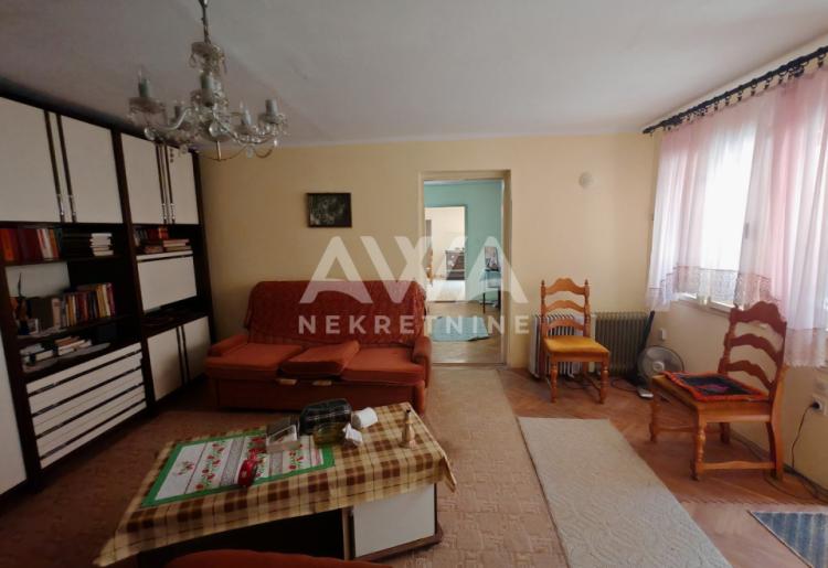Apatin. Prizemna kuća 161m2, plac 20ar