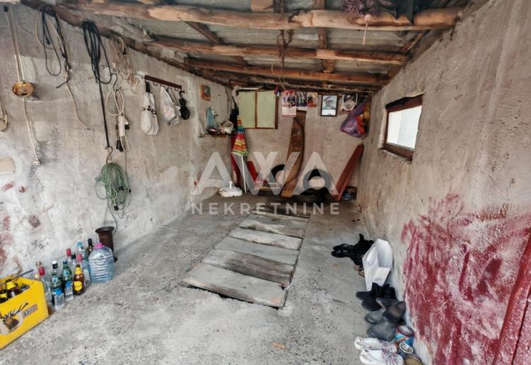 Apatin. Prizemna kuća 161m2, plac 20ar