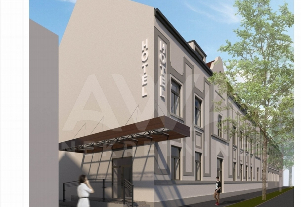 Centar, poslovni prostor 583m2 plus potkrovlje