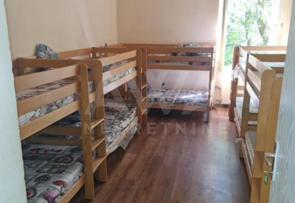 Centar, poslovni prostor 583m2 plus potkrovlje