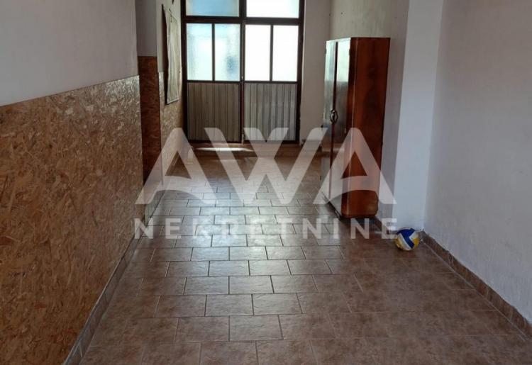 Apatin. Prizemna 125m2 kuća na placu od 3.7ar