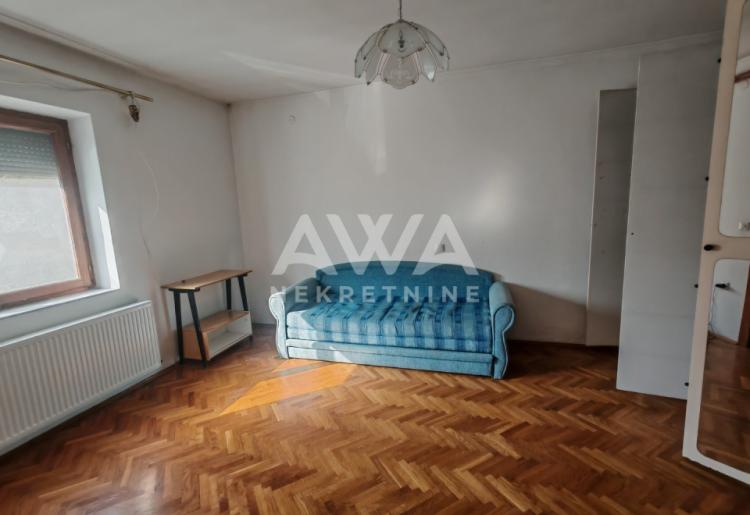 Apatin. Prizemna 125m2 kuća na placu od 3.7ar