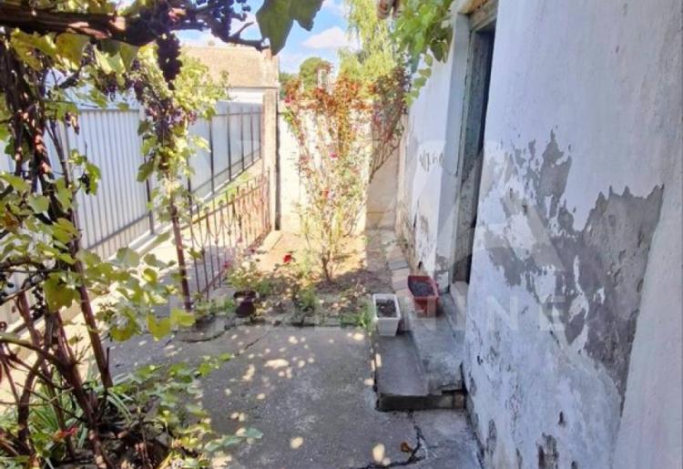 Dvorišni stan blizu železničke, 120m2