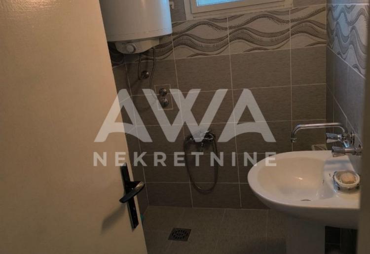 Apatin. Dve kuće 205m2 i 88m2, plac 4ar