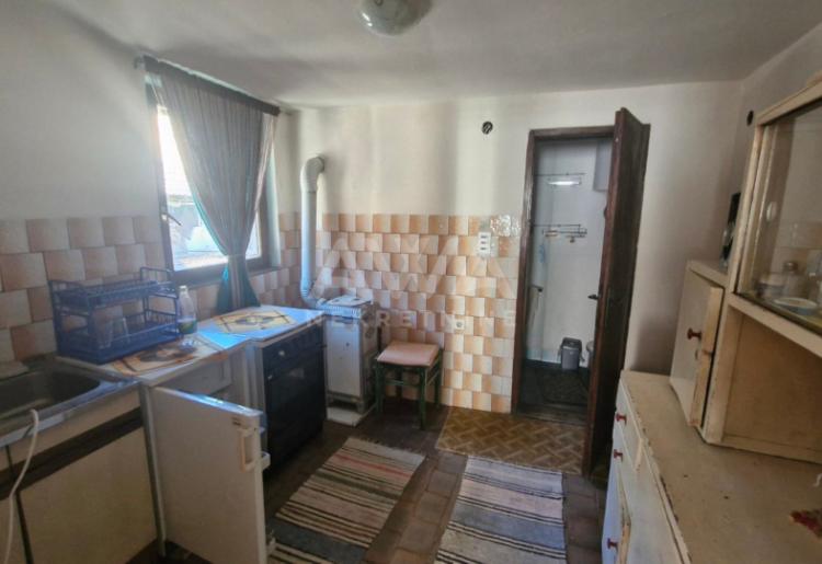 Stapar, Kuća sa započetom renovacijom, 125m2