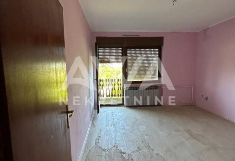 Kolut. Stan 205m2, četvorosoban