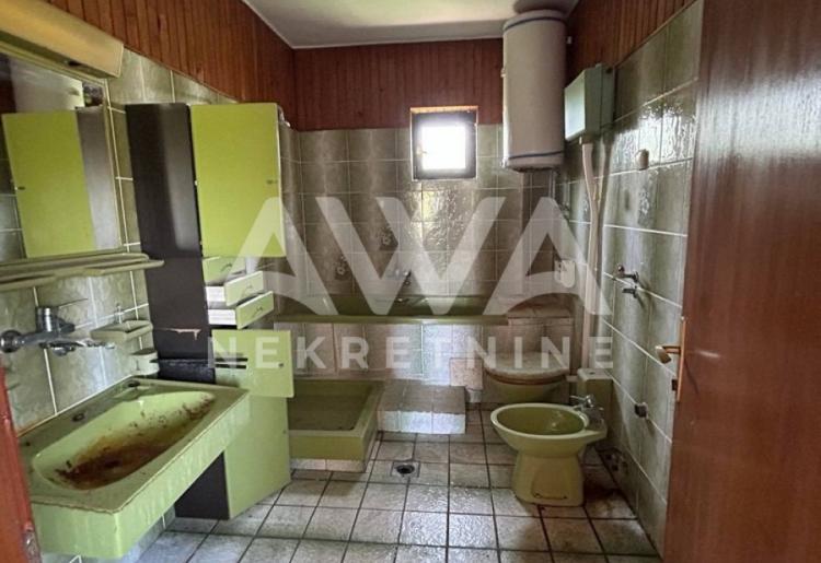 Kolut. Stan 205m2, četvorosoban