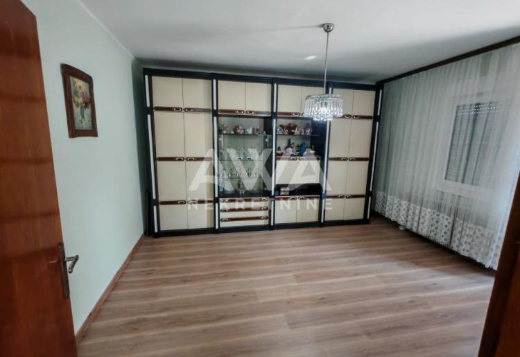 Sombor. Nova Selenča, spratna kuća