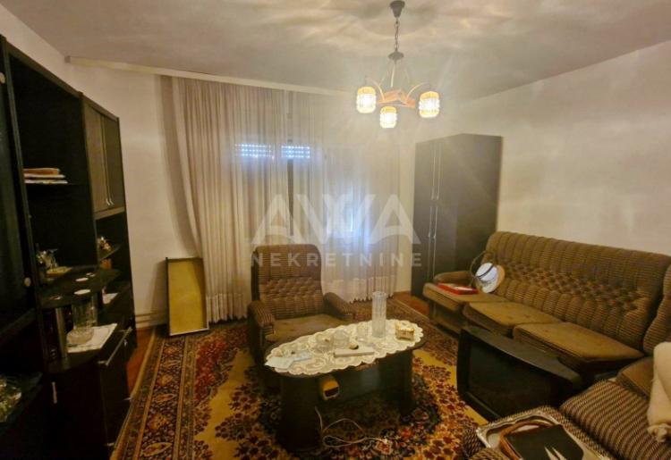 Crvenka, Kuća 120m2, Na placu od 859m2