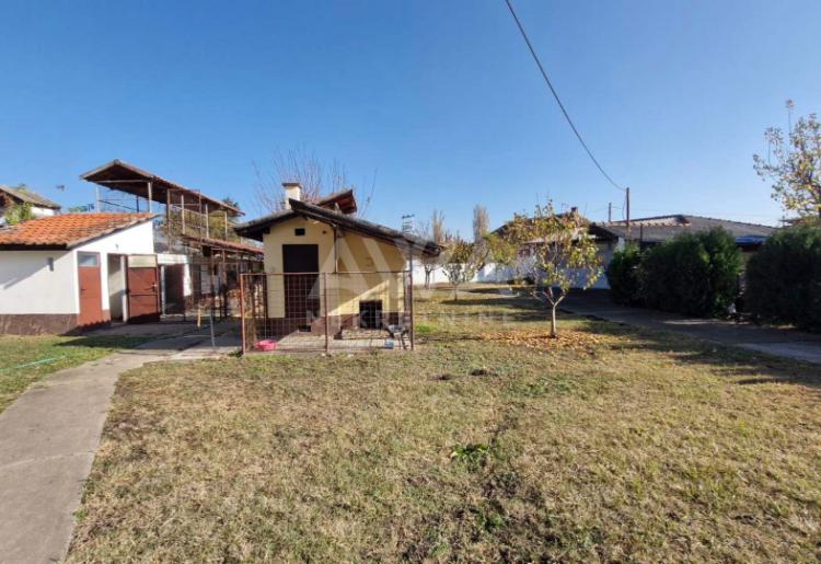Porodična kuća na prodaju u Somboru – Josićko naselje, 118 m² u osnovi, veliki plac