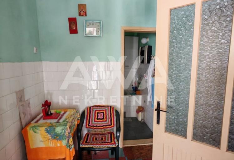 Kljajićevo. Dve kuće 210m2, plac 18ar