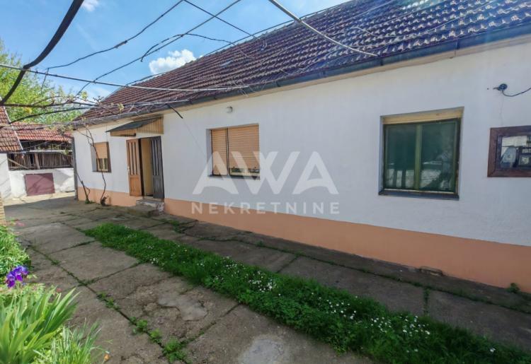 Kljajićevo. Dve kuće 210m2, plac 18ar