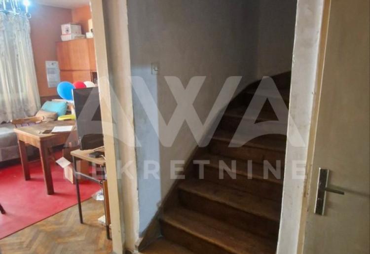 Odlična lokacija, 112m2 dvojna kuća