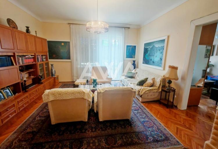 RETKO U PONUDI – Salonski stan u srcu Sombora, pešačka zona