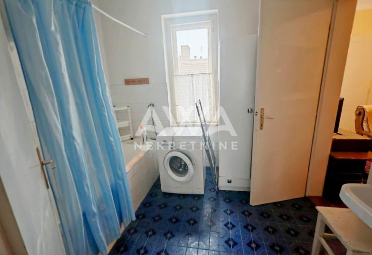 RETKO U PONUDI – Salonski stan u srcu Sombora, pešačka zona