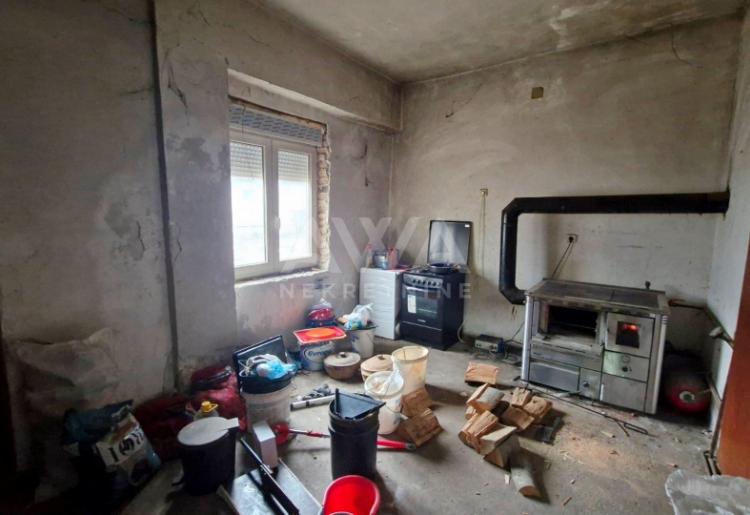 Sivac, Kuća sa velikim potencijalom, 584m2, Plac 2858m2