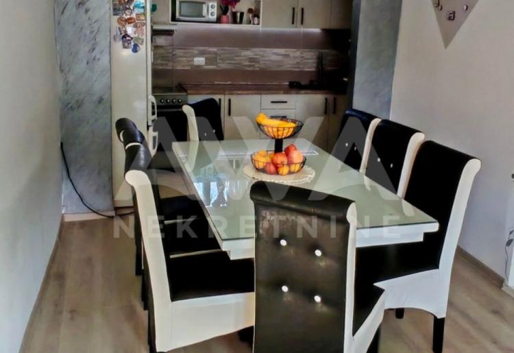 Sivac manja renovirana kuća 89m2