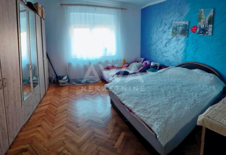 Sivac manja renovirana kuća 89m2