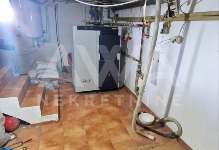 Odžaci, Stambeno-Poslovna zgrada površine 130m2