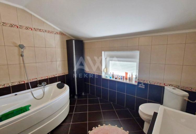 Odžaci, Stambeno-Poslovna zgrada površine 130m2