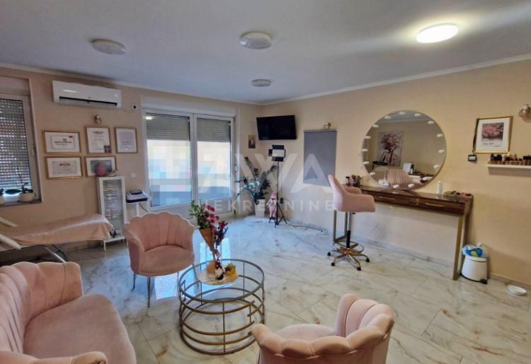 Odžaci, Stambeno-Poslovna zgrada površine 130m2