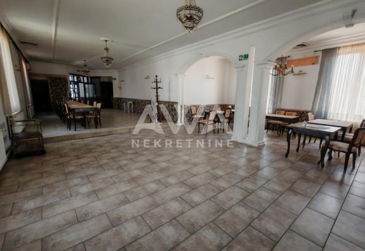 Centar Sombora. Stambeno – poslovna zgrada 263m2