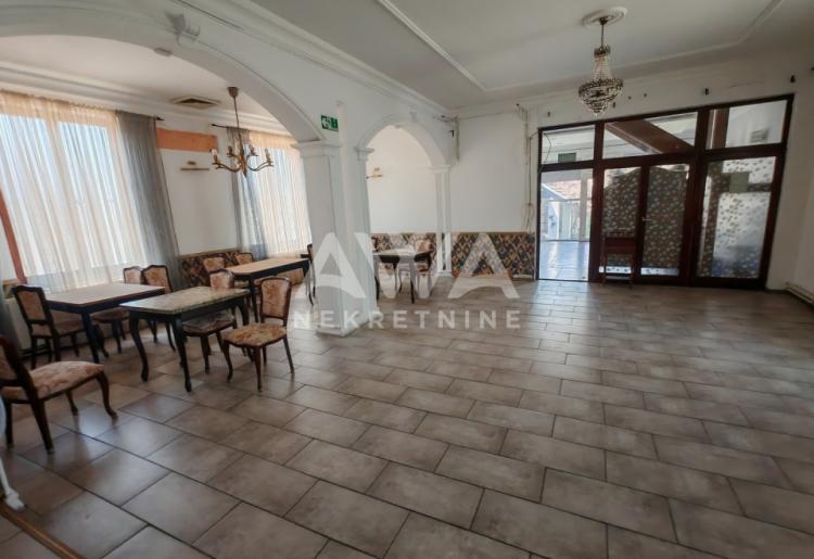 Centar Sombora. Stambeno – poslovna zgrada 263m2