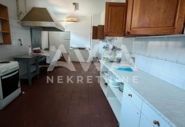 Centar Sombora. Stambeno – poslovna zgrada 263m2