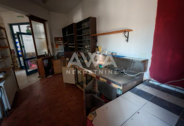 Centar Sombora. Stambeno – poslovna zgrada 263m2