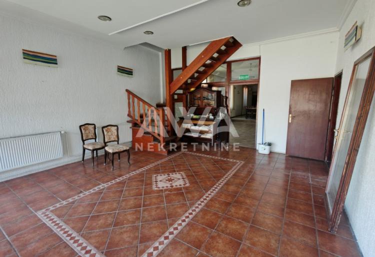 Centar Sombora. Stambeno – poslovna zgrada 263m2