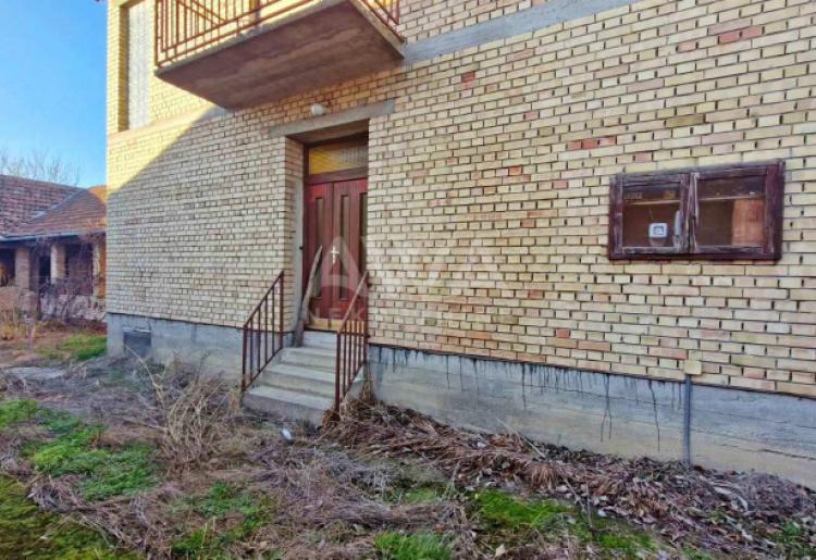 Čonoplja, Spratnica sa lokalom, 139m2 