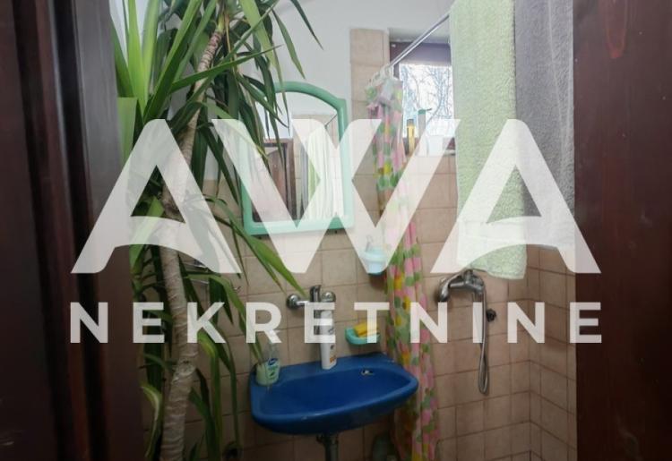Na prodaju kuća u Svilojevu – veliko dvorište, mir i potencijal