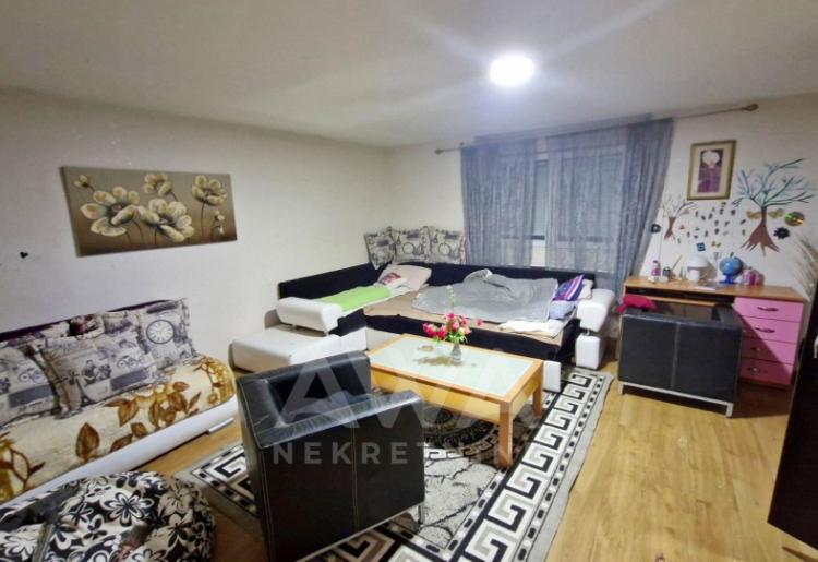 Renovirana kuća na prodaju u Doroslovu – 160 m², plac 1.988 m² | mirno okruženje