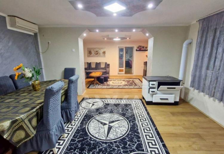 Renovirana kuća na prodaju u Doroslovu – 160 m², plac 1.988 m² | mirno okruženje