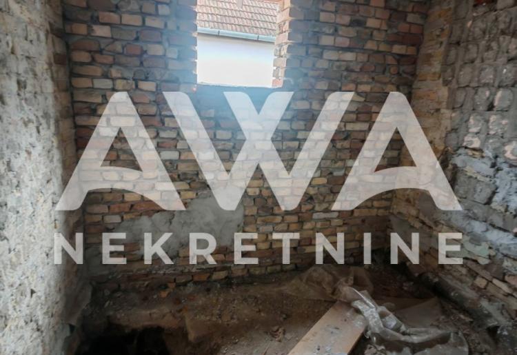 Kuća na prodaju u Somboru – Gornja Varoš, 143 m², plac 885 m² | započeto renoviranje