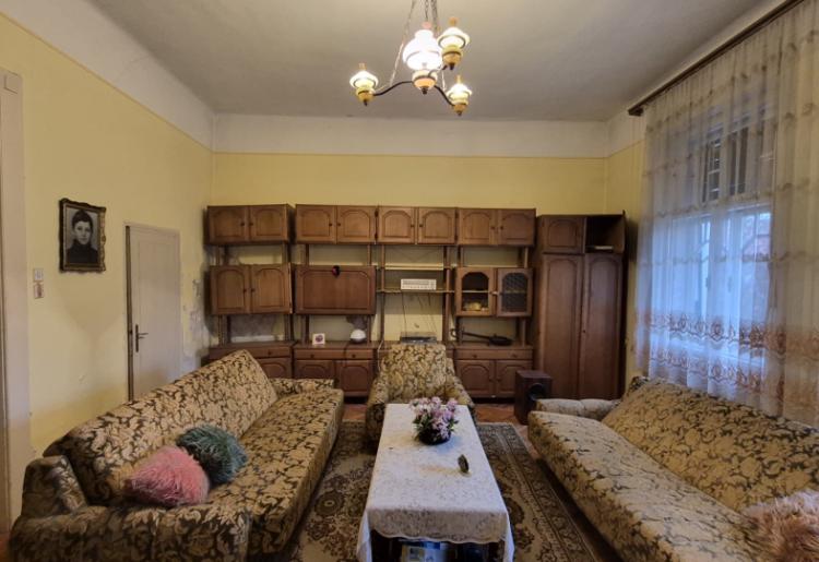 Stara vila na prodaju u Somboru – autentičan šarm i veliki potencijal