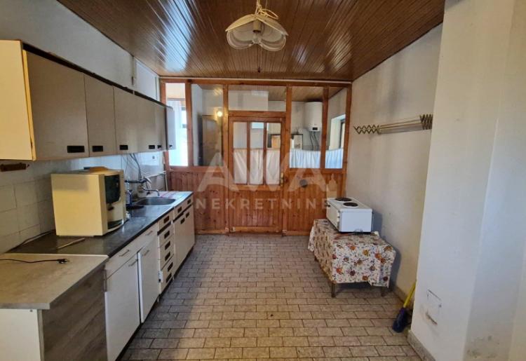 Prodaja kuće Crvenka – prizemna kuća 197m², plac 872m², opština Kula 
