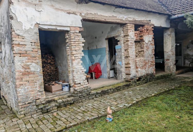 Na prodaju kuća u širem centru Sombora – 263 m², plac 811 m²