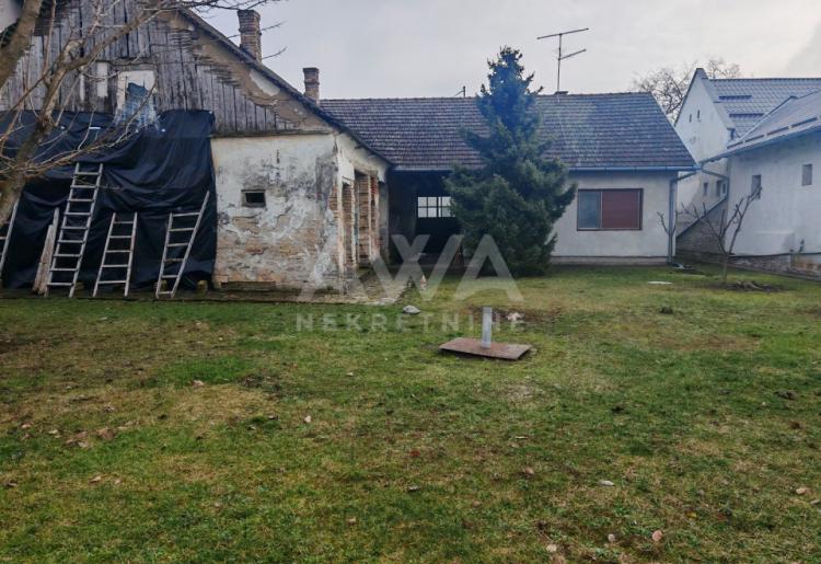 Na prodaju kuća u širem centru Sombora – 263 m², plac 811 m²