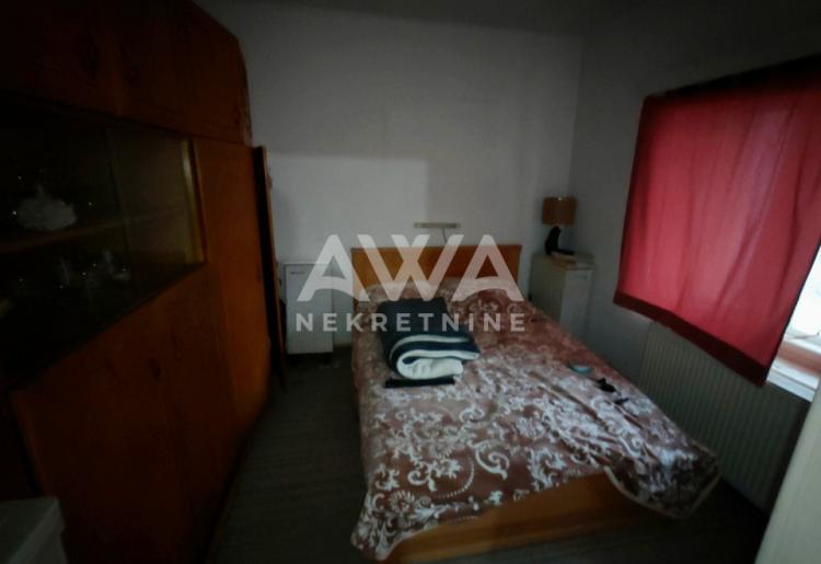 Bezdan, centar – kuća 249m², plac 682m², može kao dva stana