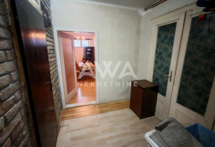 Bezdan, centar – kuća 249m², plac 682m², može kao dva stana