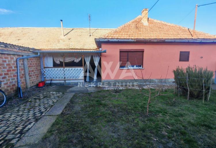 Na prodaju prizemna kuća u Kljajićevu – 160 m², plac 9 ari
