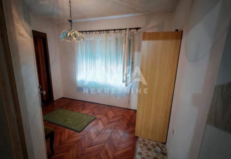 Na prodaju prizemna kuća u Kljajićevu – 160 m², plac 9 ari