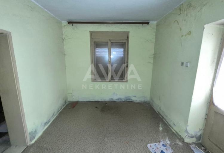 Kuća + veliko imanje u Staparu – idealno za život i uzgoj životinja