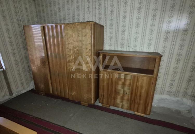 Kuća + veliko imanje u Staparu – idealno za život i uzgoj životinja