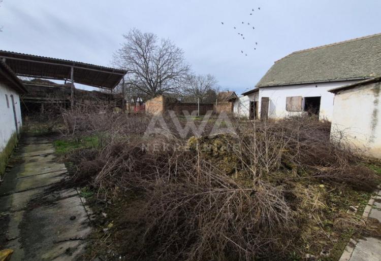 Kuća + veliko imanje u Staparu – idealno za život i uzgoj životinja