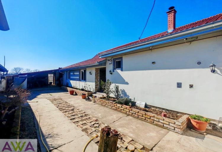 Na prodaju renovirana kuća u Doroslovu – 170 m², plac 9 ari